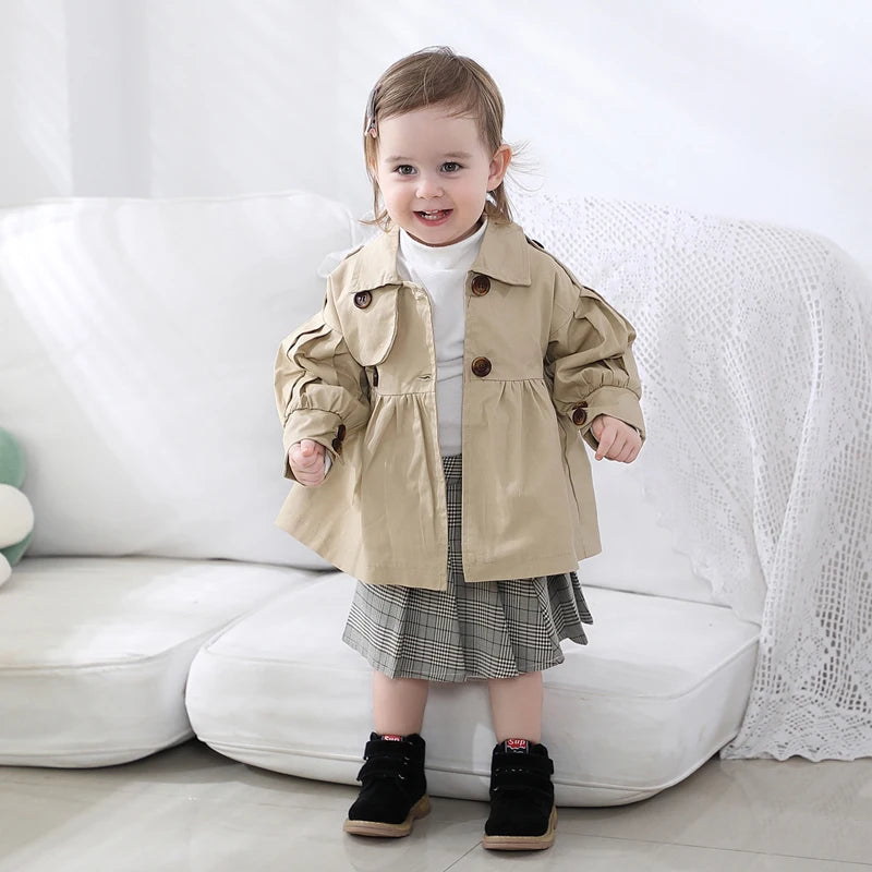 Roya Coat: A Fashionable Essential for Little Ones